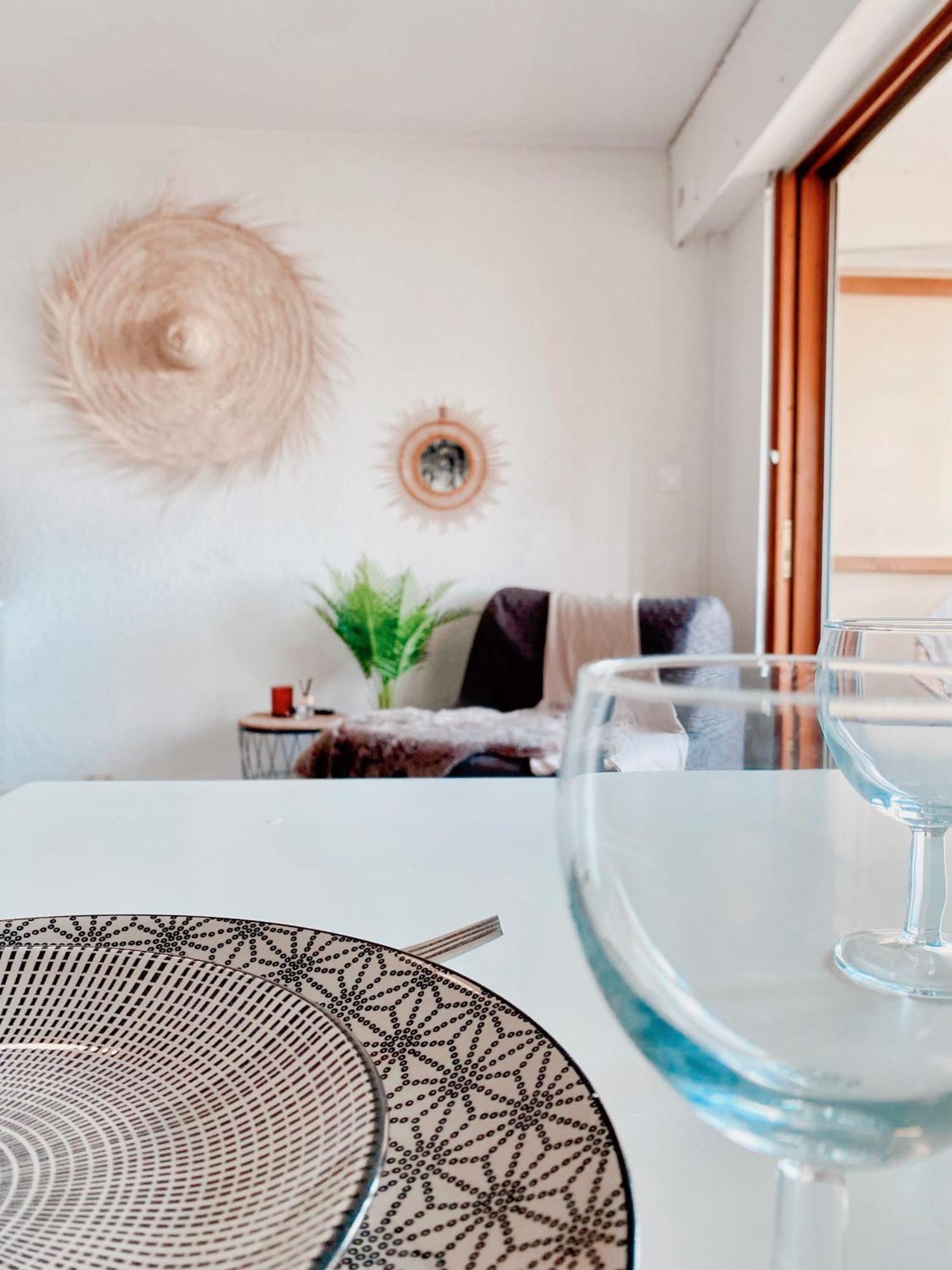 Appartement Coup De Coeur Avec Parking Et Piscine - 131 กาเนต์-อ็อง-รูสซียง ภายนอก รูปภาพ